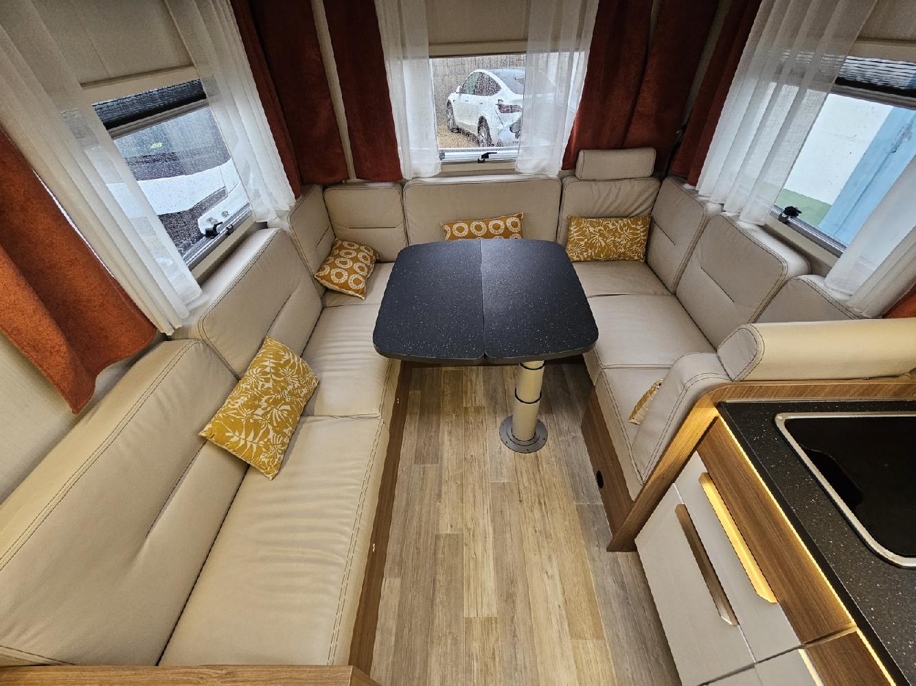  - 24 - PILOTE P696U SELECTION 
