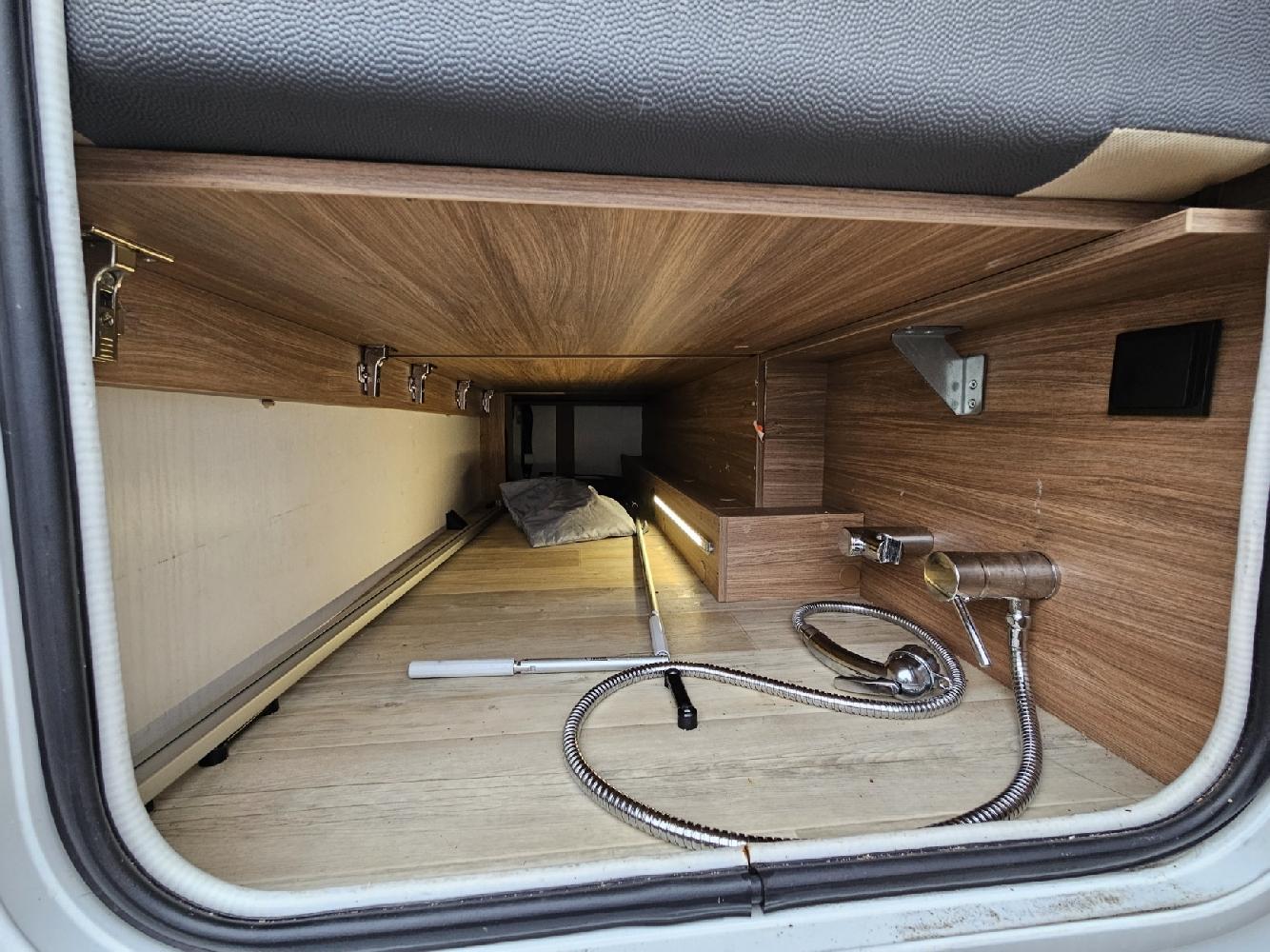  - 25 - PILOTE P696U SELECTION 