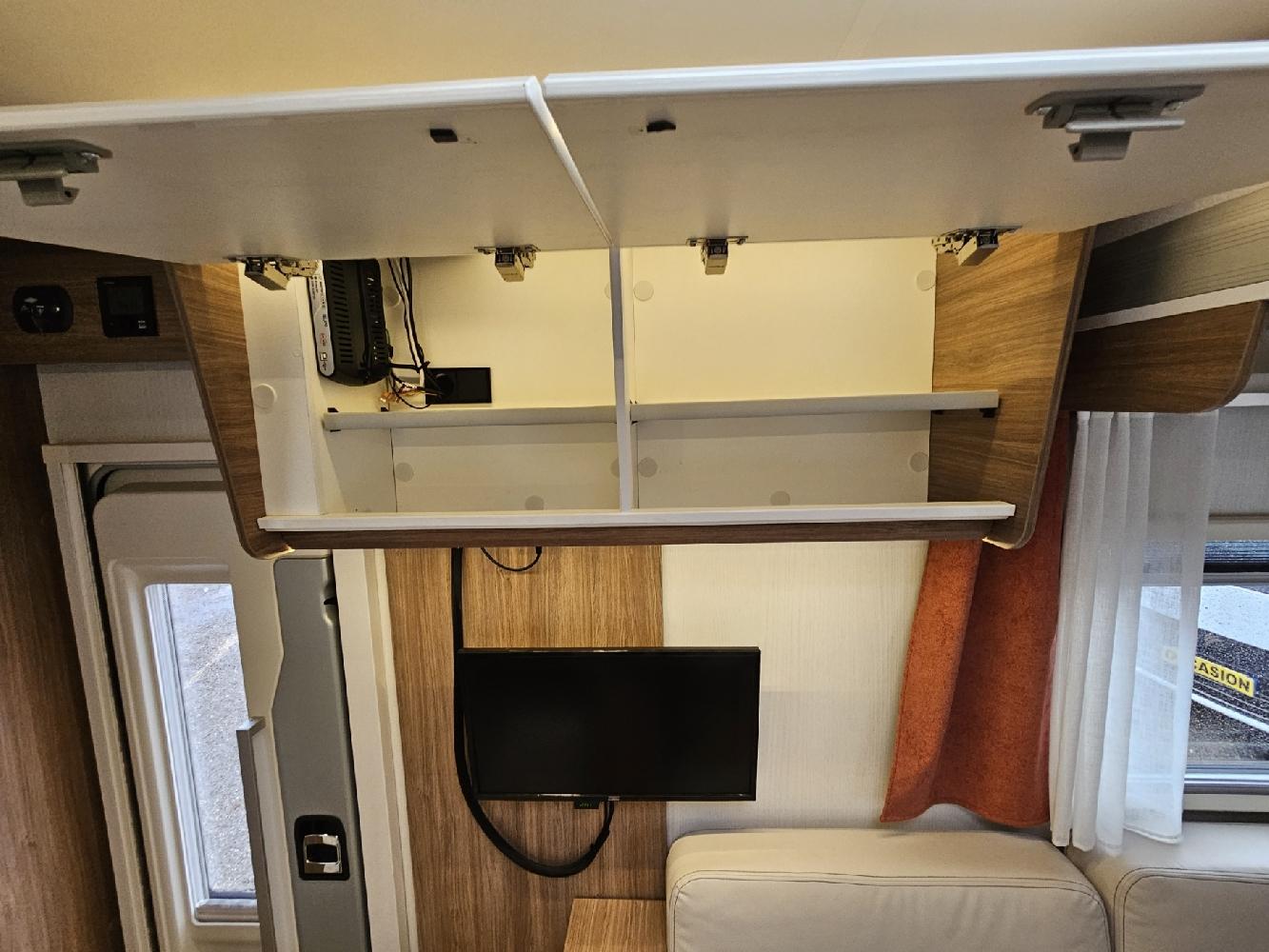  - 27 - PILOTE P696U SELECTION 