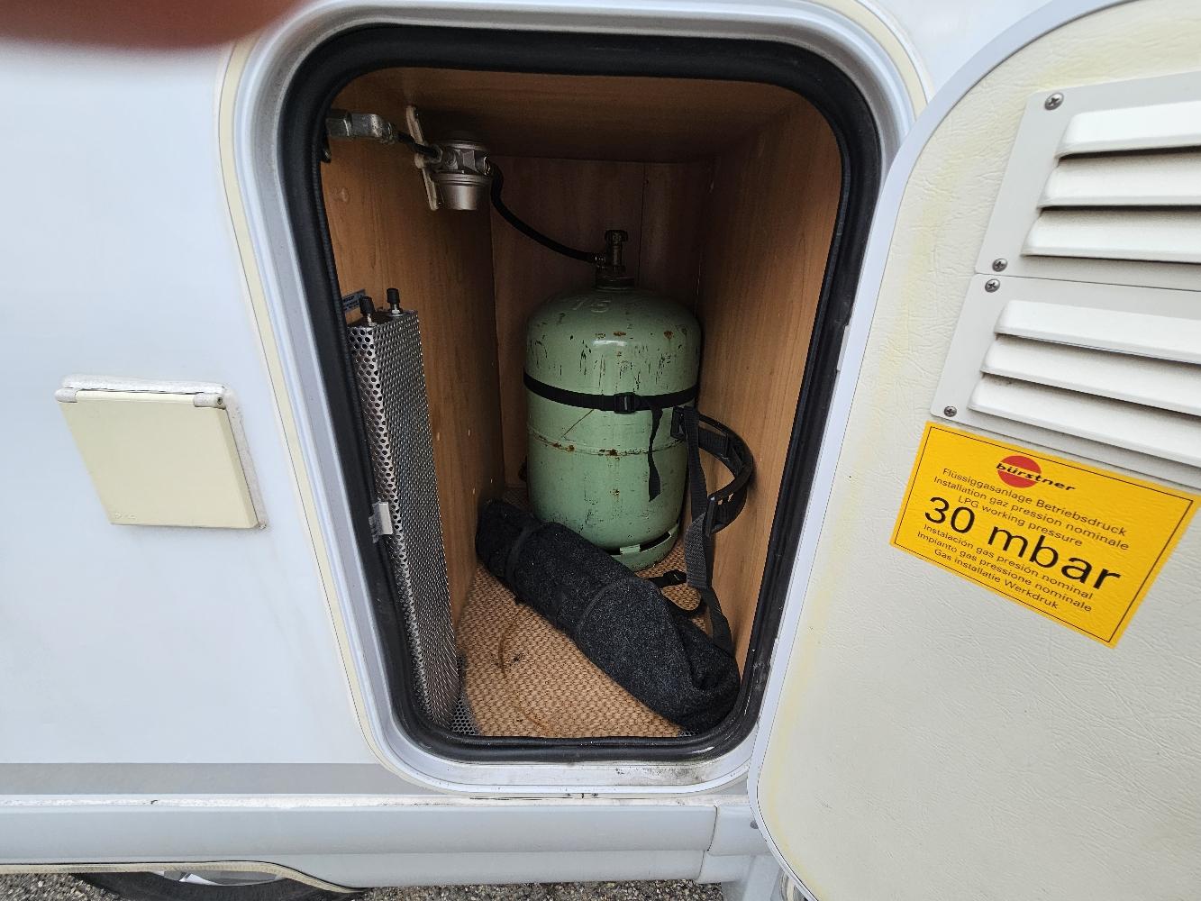  - 1 - BURSTNER T605 PRIVILEGE 