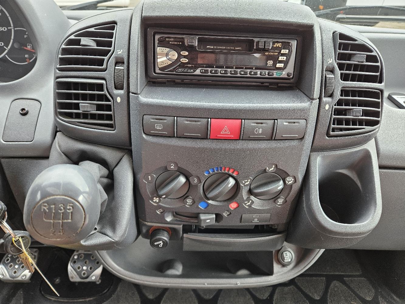  - 9 - BURSTNER T605 PRIVILEGE 