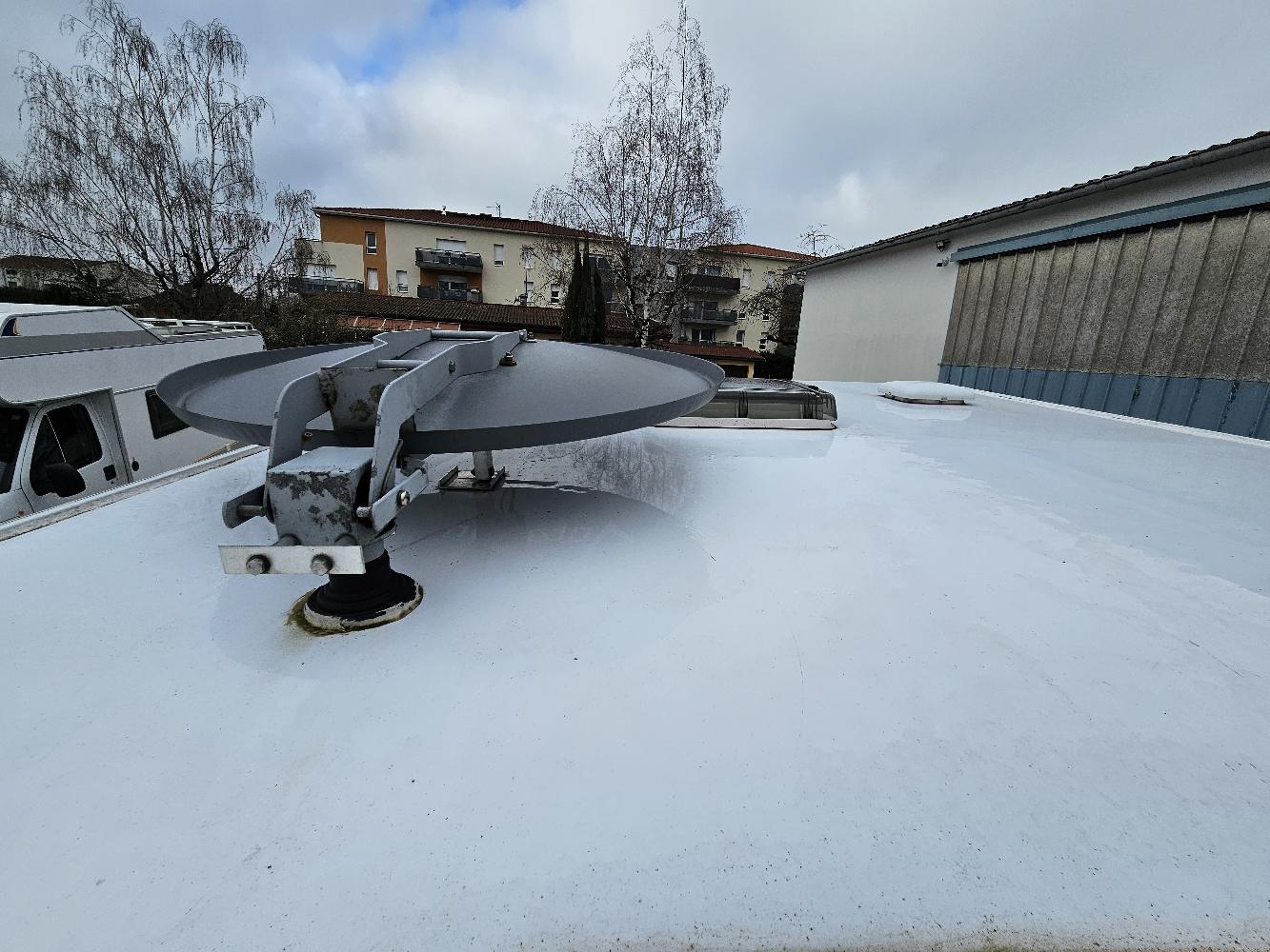  - 23 - BURSTNER T605 PRIVILEGE 