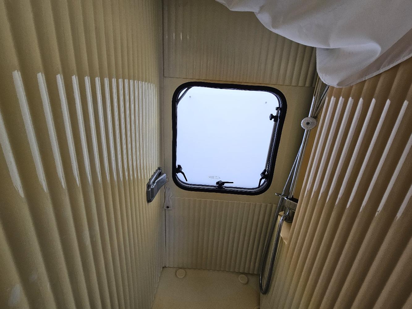  - 14 - DETHLEFFS GLOBEBUS T1 